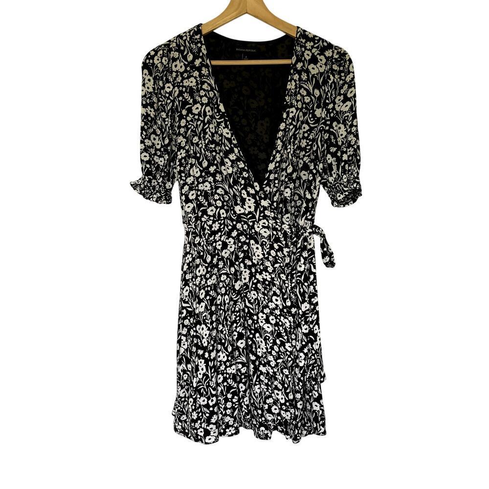 Banana Republic Floral‎ Wrap Dress 4 Black White Women V-Neck Short Sleeve